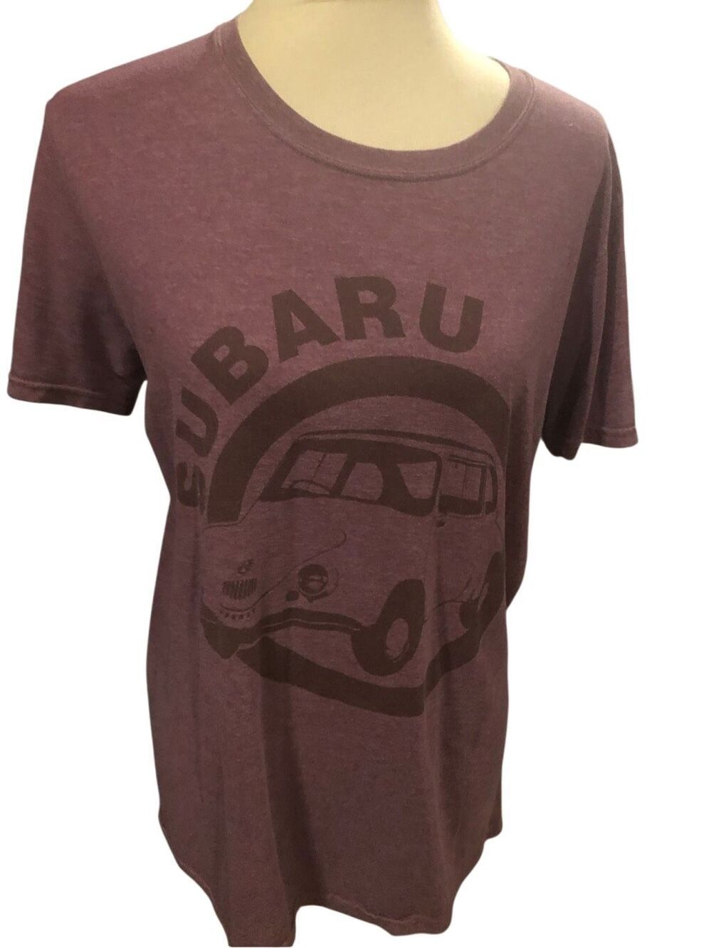 Vintage style Maroon Subaru vintage style shirt sleeve tee shirt. Size M